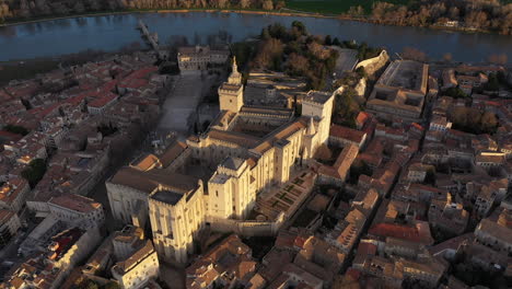 Papstpalast-Mittelalterliches-Gotisches-Gebäude-Architektonisches-Wahrzeichen-Avignon